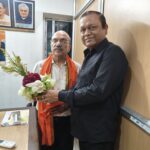 चिरकुंडा चेंबर अध्यक्ष ने कैबिनेट मंत्री अजय पोद्दार को किया सम्मानित, विकास कार्यों पर हुई चर्चा