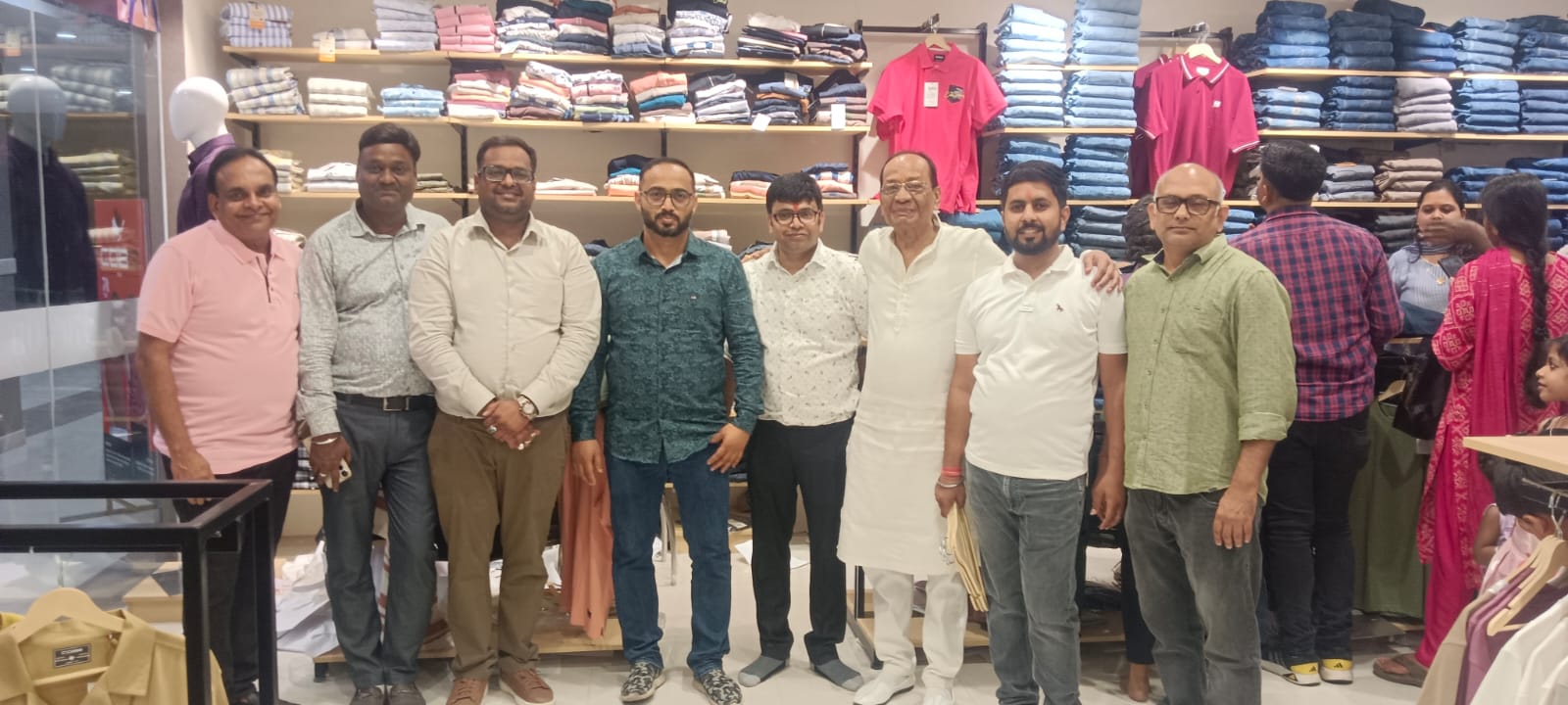 धनबाद में प्रीमियम फैशन का नया ठिकाना, COBB Italy के शोरूम का हुआ शुभारंभ