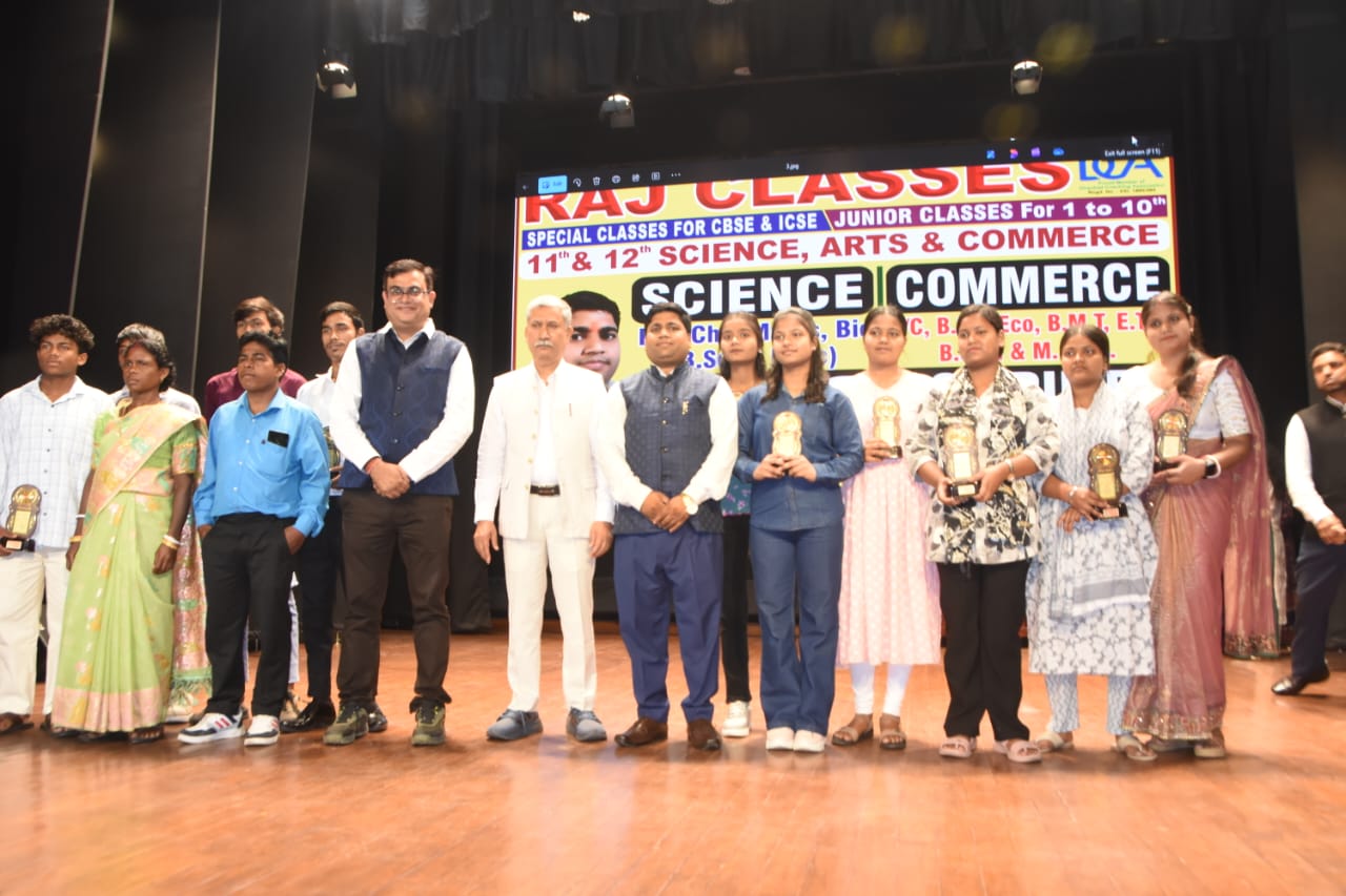 आईआईटी आईएसएम के पेनमैन ऑडिटोरियम में आयोजित कार्यक्रम में शिक्षा और मार्गदर्शन की भूमिका पर हुआ जोर