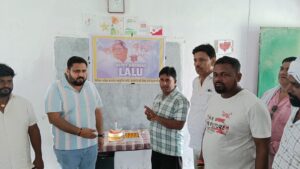 बारामुड़ी खटाल में धूमधाम से मनाया गया लालू प्रसाद यादव का जन्मदिन