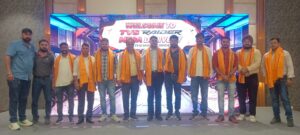 मेगा टीवीएस राइडर बल्क डिलीवरी समारोह में 200 ग्राहकों को सौंपी गई नई बाइक की चाबियां