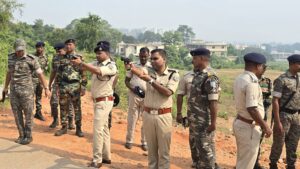 धनबाद पुलिस का वार्षिक फायरिंग दक्षता अभ्यास शुरू, उपायुक्त और एसएसपी ने साधा सटीक निशाना
