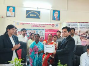दामोदरपुर पंचायत में ऑन-द-स्पॉट हुआ पेंशन, आवास और लेबर कार्ड का वितरण
