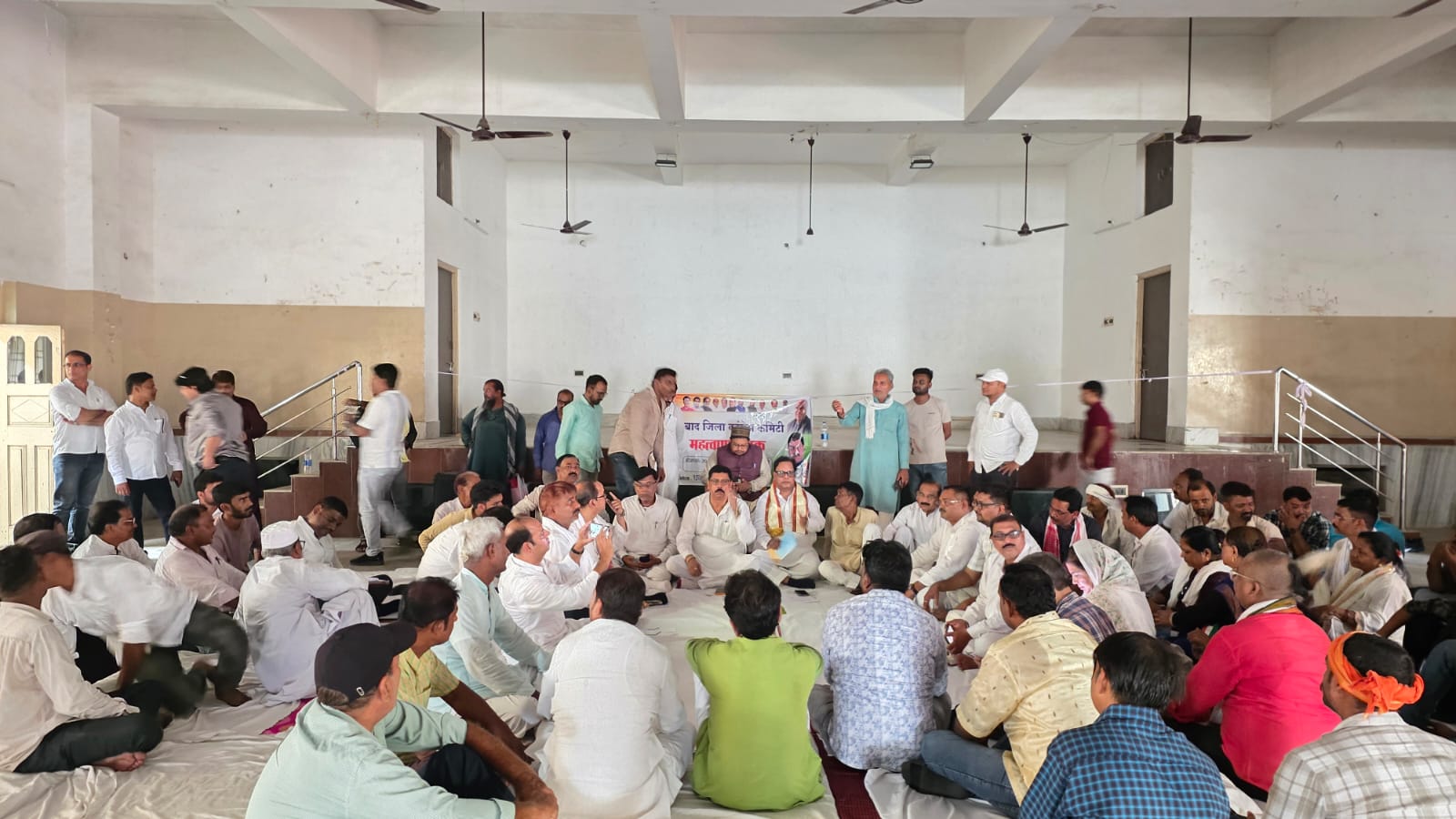 Dhanbadnews:मतदाता सूची पुनरीक्षण अभियान को सफल बनाने पर कांग्रेस का जोर, धनबाद में संगठनात्मक बैठक संपन्न