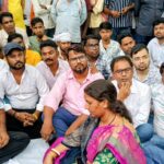तोपचांची में सीलिंग भूमि विवाद को लेकर ग्रामीणों का धरना जारी, विधायक जयराम महतो ने दिया समर्थन