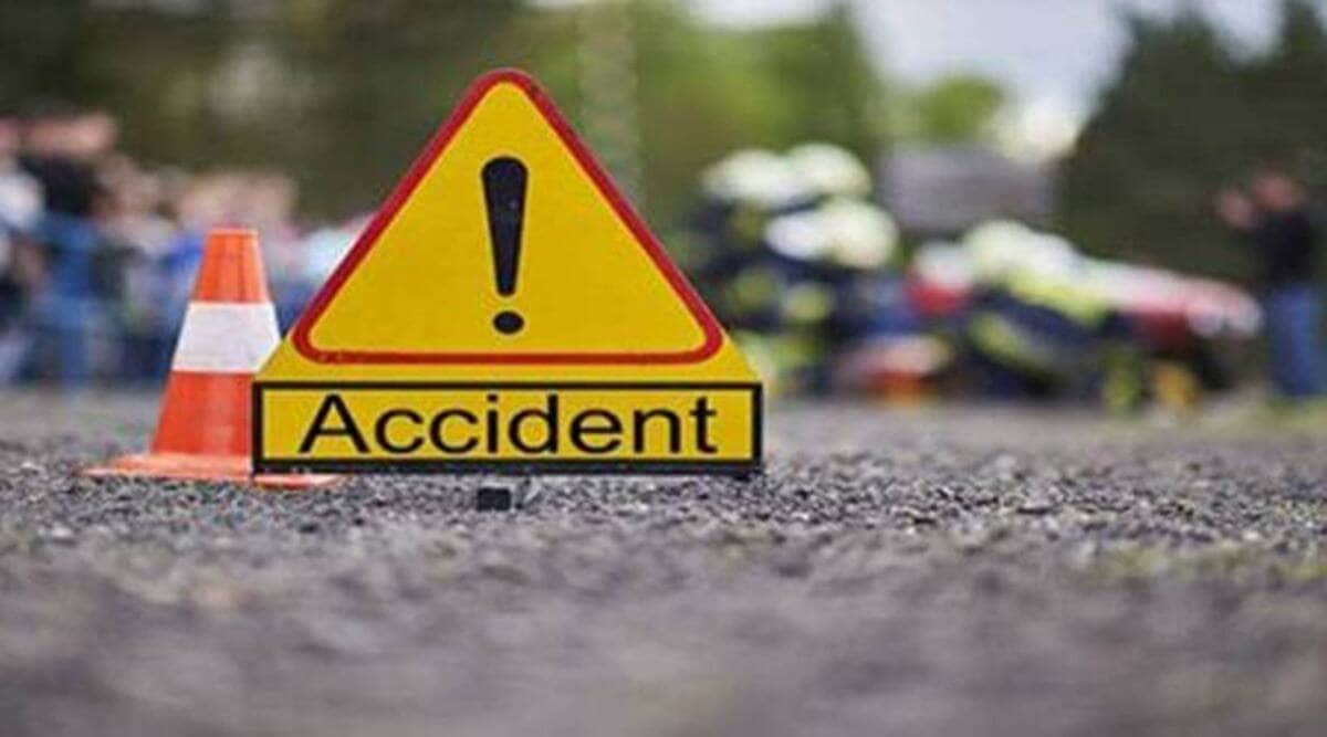 ऑटो की चपेट में आने से 12 वर्षीय बच्चे की मौत, मुआवजे की मांग को लेकर सड़क जाम