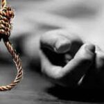 टुंडी के दुर्गाडीह जंगल में पेड़ से लटका मिला युवक का शव, परिजनों ने जताई हत्या की आशंका