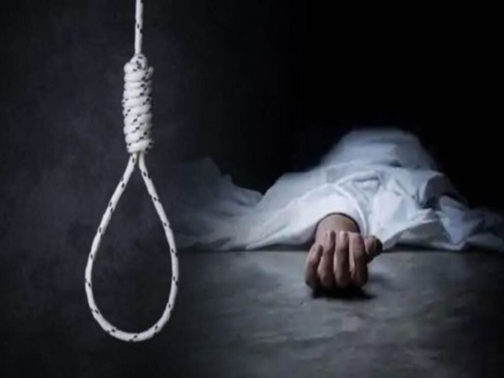 Breking news 4 दिन से लापता युवक का शव पेड़ से लटका मिला, हत्या की आशंका से इलाके में हड़कंप