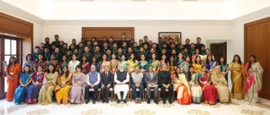 पीएम मोदी ने प्रशिक्षु IAS अधिकारियों से किया राष्ट्र निर्माण का आह्वान