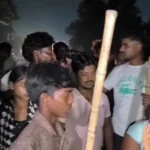Dhanbadnews:तेतुलमारी में जमीन फटने से दहशत, भू-धंसान की आशंका पर ग्रामीणों ने किया सड़क जाम