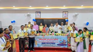 धनबाद में परिवार कल्याण मेले की शुरुआत, उत्कृष्ट स्वास्थ्य कर्मी हुए सम्मानित