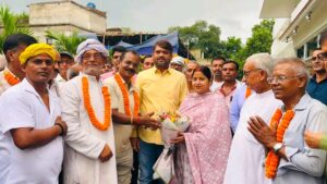 झरिया में श्रमिक राजनीति गरमाई, जनता श्रमिक संघ में शामिल हुए कई नए सदस्य
