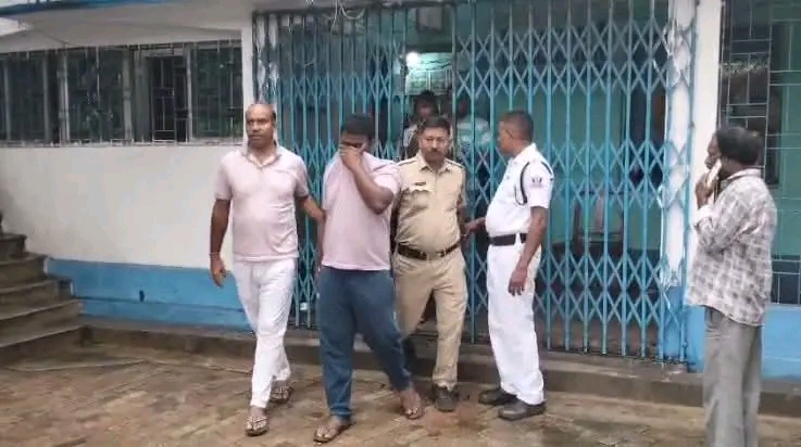 लचीपुर में पुलिस का बड़ा एक्शन, अवैध शराब और झारखंड लॉटरी के खिलाफ छापेमारी; दो गिरफ्तार