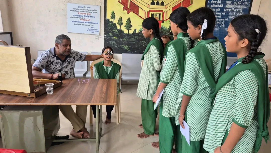झारखंड बालिका आवासीय विद्यालय में स्वास्थ्य महाअभियान, तीन दिनों में 900 छात्राओं की स्वास्थ्य जांच