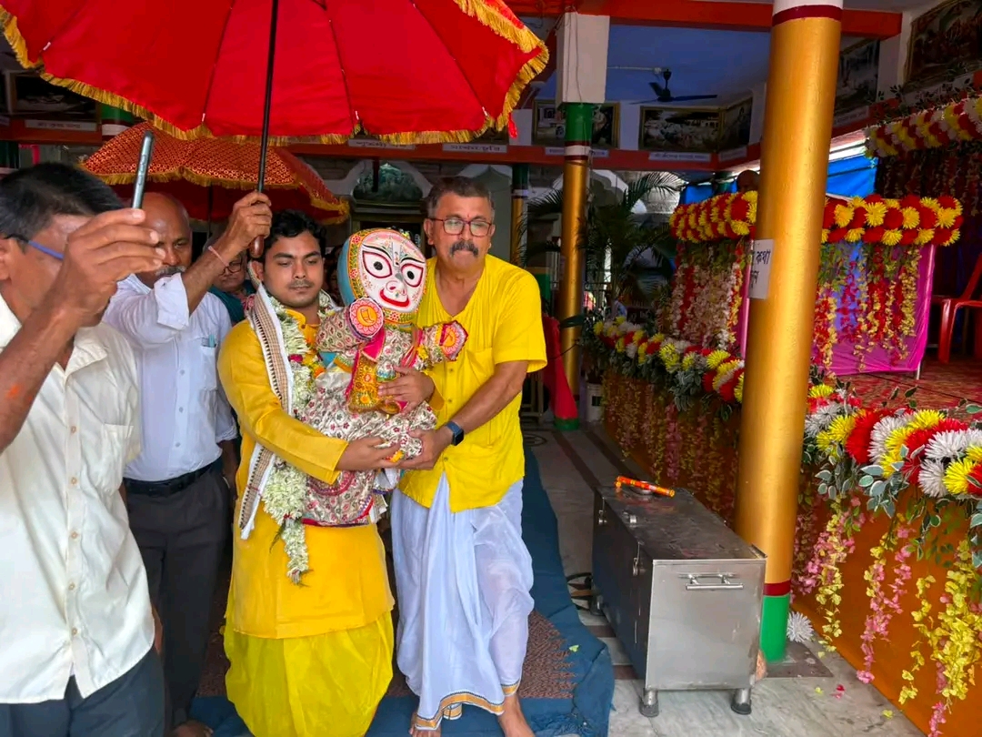 बराकर के गौरांग मंदिर में भगवान जगन्नाथ का महाअभिषेक, रथ यात्रा से पहले उमड़ी श्रद्धालुओं की भीड़