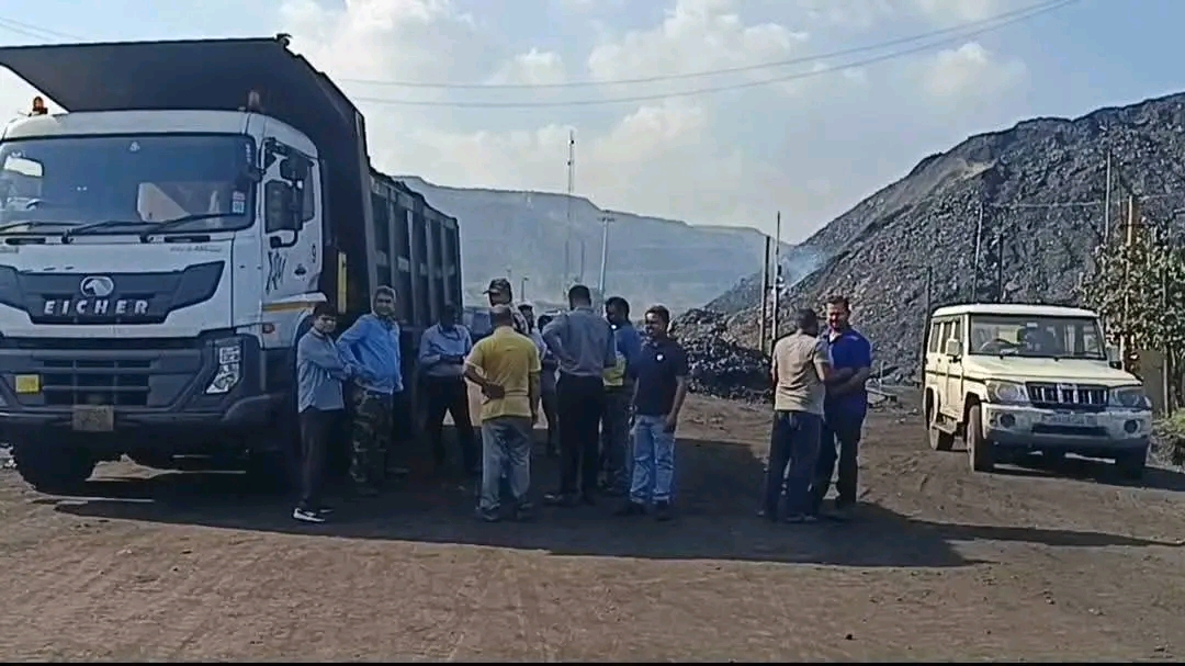 धनबाद ओवरलोडिंग पर परिवहन विभाग की बड़ी कार्रवाई, 19 हाईवा जब्त