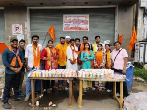 dhanbad जगन्नाथ रथ यात्रा में एबीवीपी का सेवा शिविर बना श्रद्धालुओं का सहारा, पुलिस लाइन के पास हुआ पेयजल वितरण