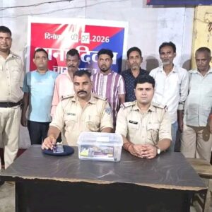 bokaro जुए के अड्डे पर पुलिस की बड़ी छापेमारी, 6 जुआरी गिरफ्तार; ₹36,200 नकद समेत कई सामान जब्त