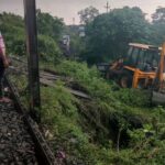 सोनारडीह हॉल्ट के पास रेलवे ट्रैक से 4 मीटर दूर गोफ, डीसी रेल लाइन की सुरक्षा पर फिर उठे सवाल