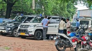 आसनसोल नगर निगम के कुल्टी बोरो कार्यालय में पुलिस की छापेमारी, जन्म-मृत्यु प्रमाणपत्र विभाग के रिकॉर्ड खंगाले