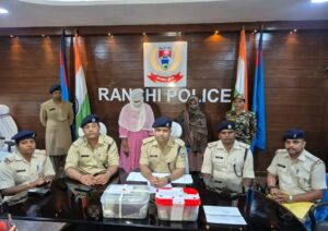 रांची: अंतरराज्यीय चोरी गिरोह का भंडाफोड़, दो आरोपी गिरफ्तार; ₹17.36 लाख नकद समेत लाखों का सामान बरामद