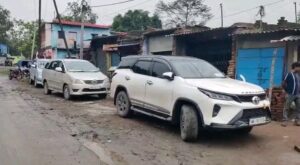 पुरुलिया | होटल कारोबारी के घर ईडी की छापेमारी, सुबह से दस्तावेजों की जांच जारी