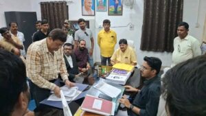 धनबाद | SIR कार्य का निरीक्षण करने पहुंचे विधायक राज सिन्हा, जनसमस्याओं को लेकर एसडीओ से की मुलाकात
