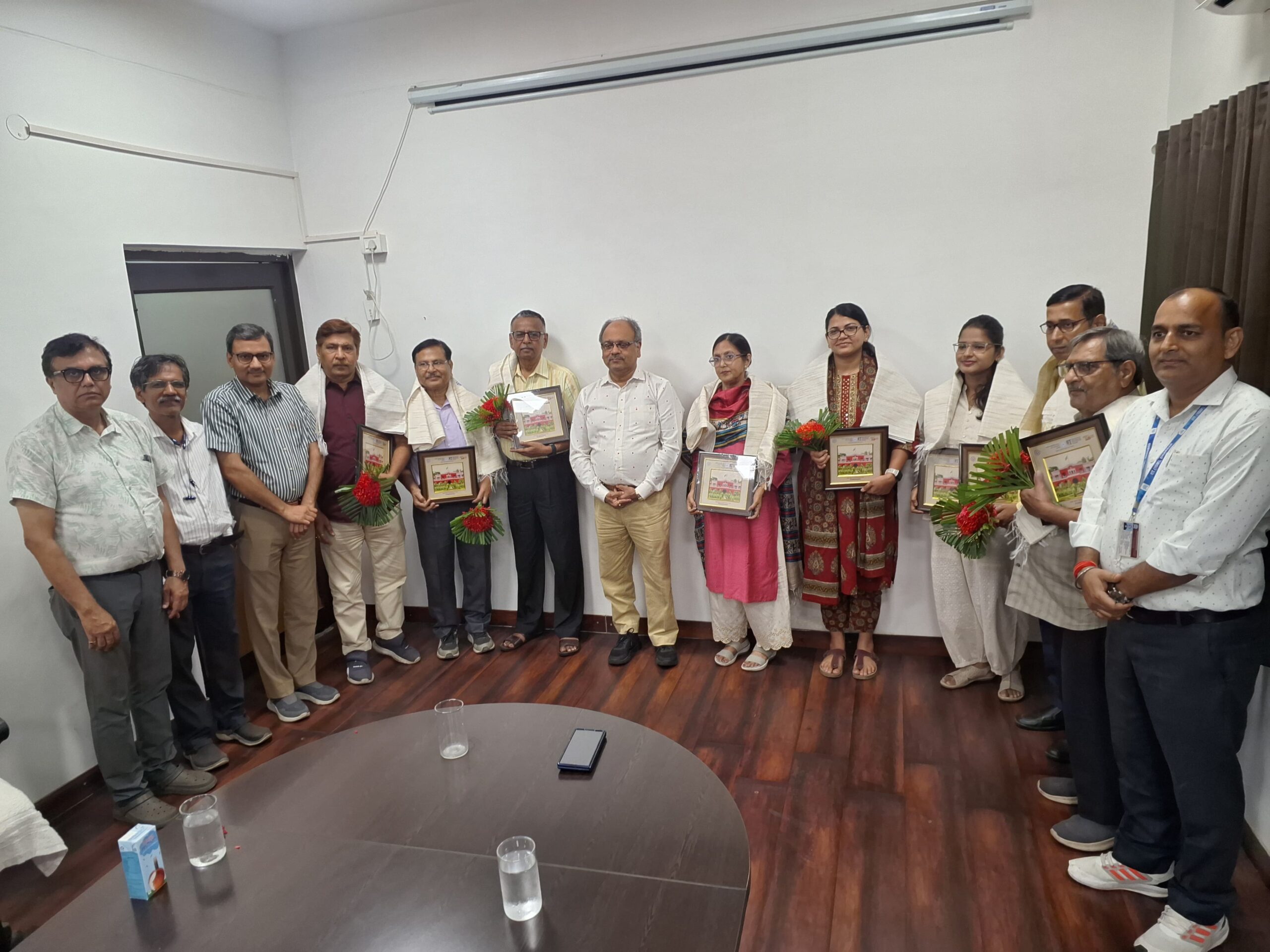 आईआईटी (आईएसएम) में डॉक्टर्स डे पर चिकित्सकों का सम्मान, उत्कृष्ट स्वास्थ्य सेवाओं के लिए जताया आभार