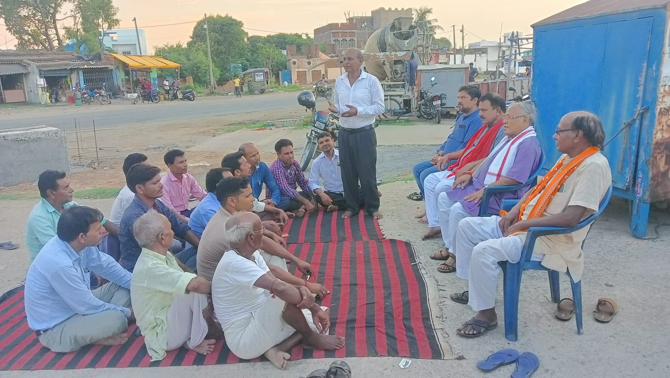 पूर्वी टुंडी के लटानी शिव शक्ति मंदिर में आरएसएस की बैठक, सामाजिक सद्भाव और एकता का दिया संदेश