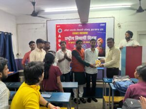 धनबाद और सिंदरी में छात्र संवाद, स्वास्थ्य सेवा और राष्ट्र निर्माण के संकल्प के साथ हुए विविध कार्यक्रम