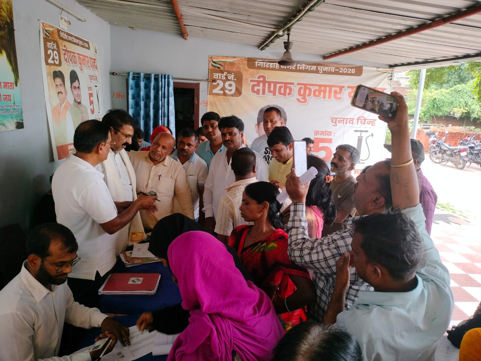 गिरिडीह में SIR अभियान को मिली रफ्तार, वार्ड 29 के पांच बूथों पर चला सघन सत्यापन अभियान