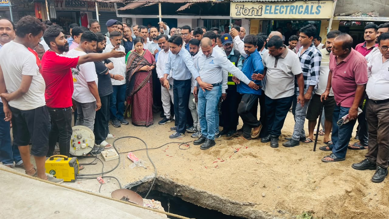 झरिया-जीतपुर मार्ग पर फिर भू-धसान, रागिनी सिंह ने दोषियों पर कार्रवाई की उठाई मांग