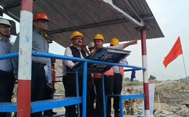 DhanbadNews:बरसात में भी निर्बाध कोयला उत्पादन पर BCCL का फोकस, सीएमडी ने सुरक्षा और उत्पादन को लेकर दिए सख्त निर्देश