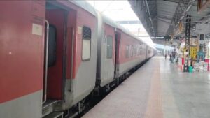 jharkhand JSSC परीक्षार्थियों के लिए रेलवे का बड़ा तोहफा, 5 जोड़ी परीक्षा स्पेशल ट्रेनों का संचालन; जानें पूरा शेड्यूल