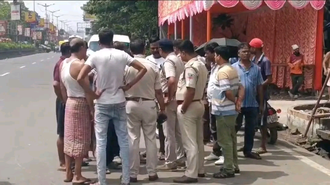 Kolkata | बराहनगर में दर्दनाक सड़क हादसा, ट्रक की टक्कर से दो स्कूली बच्चों की मौत, पिता गंभीर घायल