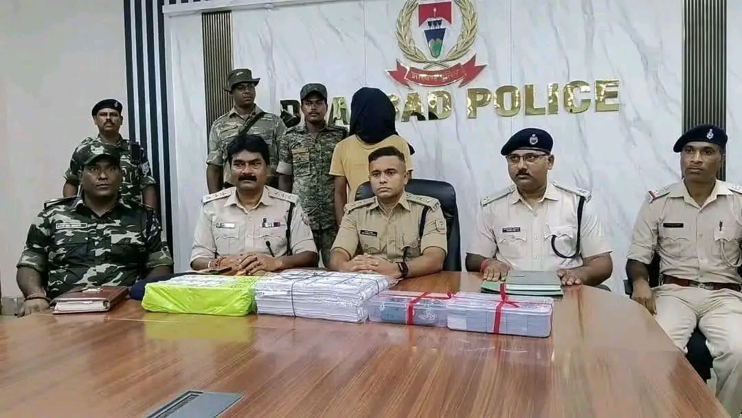 Dhanbad | चिरकुंडा में करोड़ों की अवैध लॉटरी फैक्ट्री का भंडाफोड़, BCCL के जर्जर भवन से हाईटेक प्रिंटिंग यूनिट जब्त