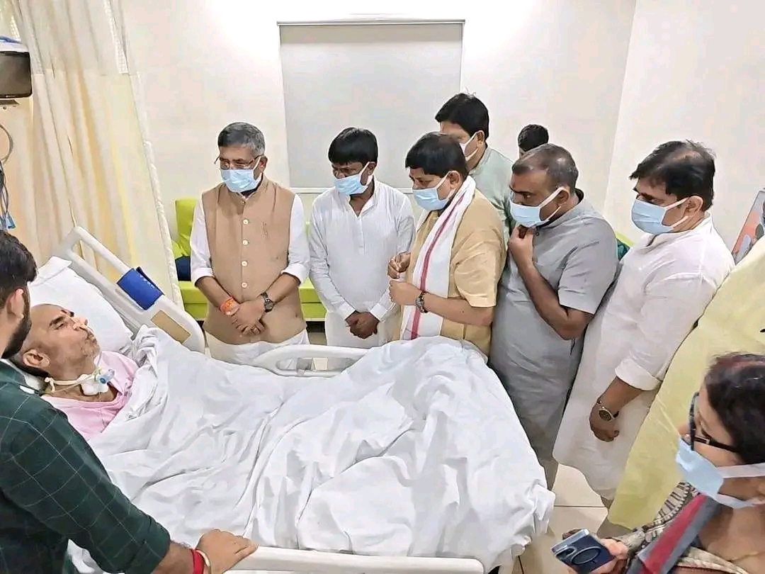 dhanbad पूर्व विधायक इंद्रजीत महतो का हाल जानने अस्पताल पहुंचे सांसद ढुल्लू महतो, भाजपा प्रदेश अध्यक्ष आदित्य साहू और विधायक राज सिन्हा
