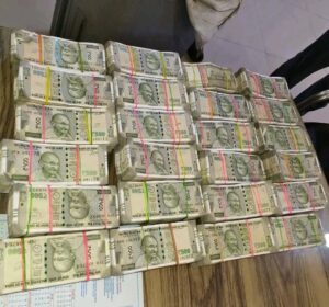 चोरी की जांच के दौरान मिली बड़ी सफलता, ईंट भट्ठे में छिपे मिले 48 लाख रुपये