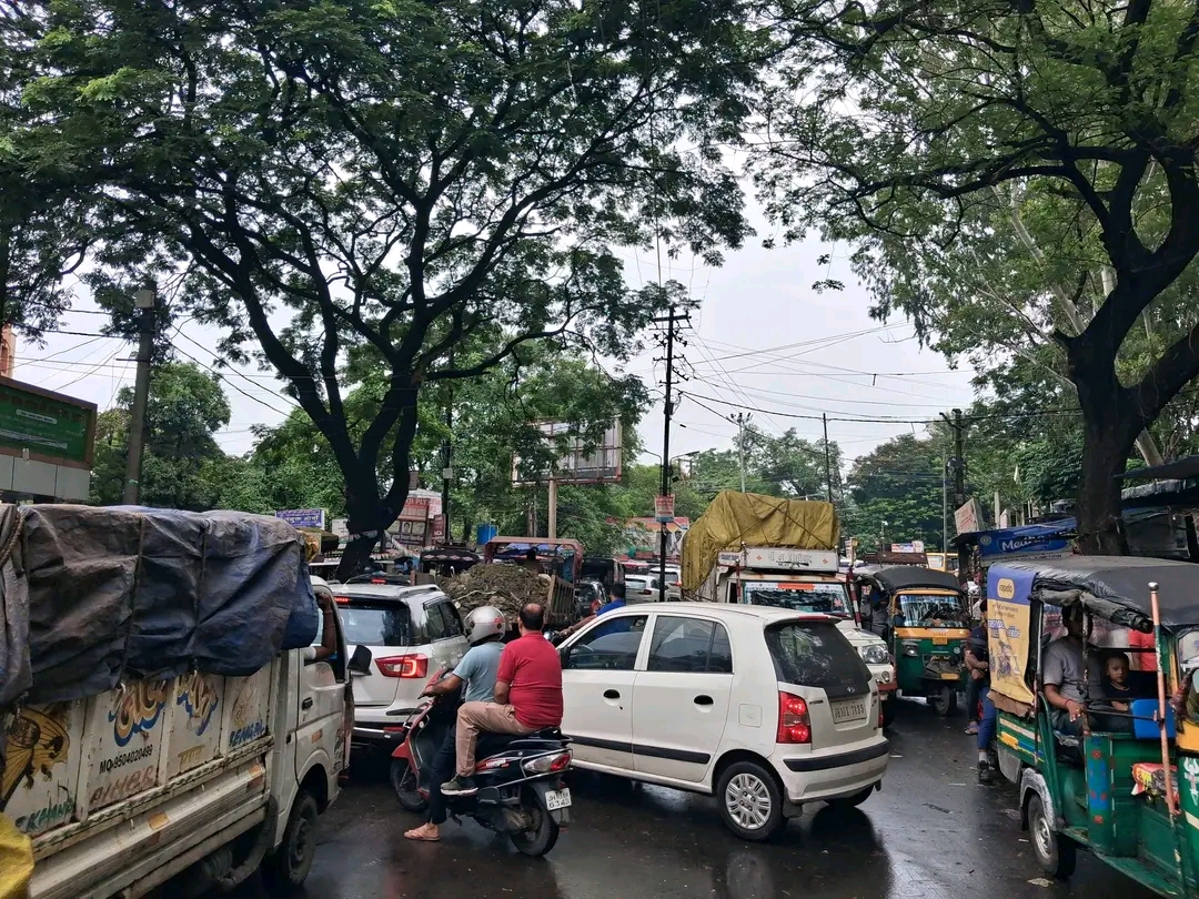 धनबाद में जाम का जंजाल, रांगाटांड़ से पॉलिटेक्निक मोड़ तक वाहनों की लंबी कतार