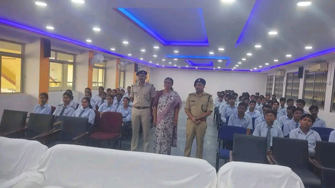 DAV कोयला नगर में साइबर सुरक्षा पर जागरूकता सह काउंसलिंग सत्र, 350 विद्यार्थियों को किया गया सतर्क