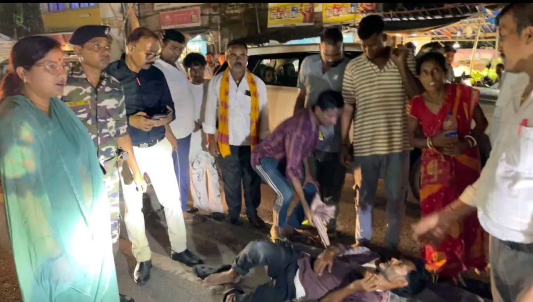 Dhanbad:सड़क हादसे में घायल व्यक्ति की मदद को रुकीं झरिया विधायक रागिनी सिंह, अस्पताल पहुंचाया