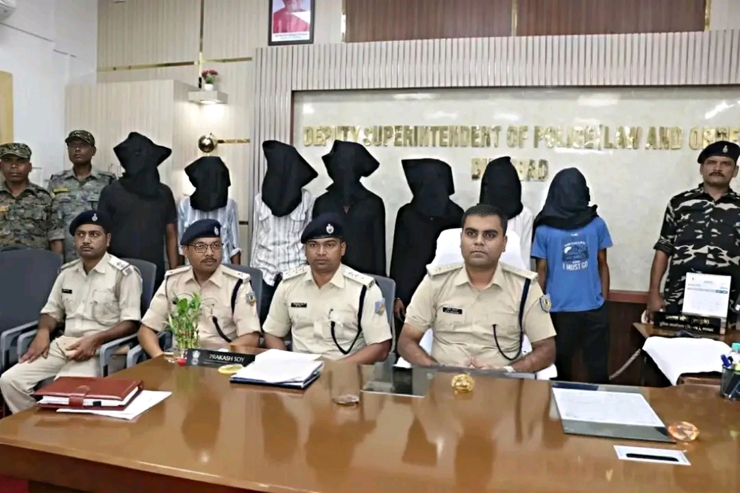 धनसार में चोरी की बाइक और देशी कट्टा के साथ 6 युवक गिरफ्तार, हथियार सप्लायर भी पकड़ा गया