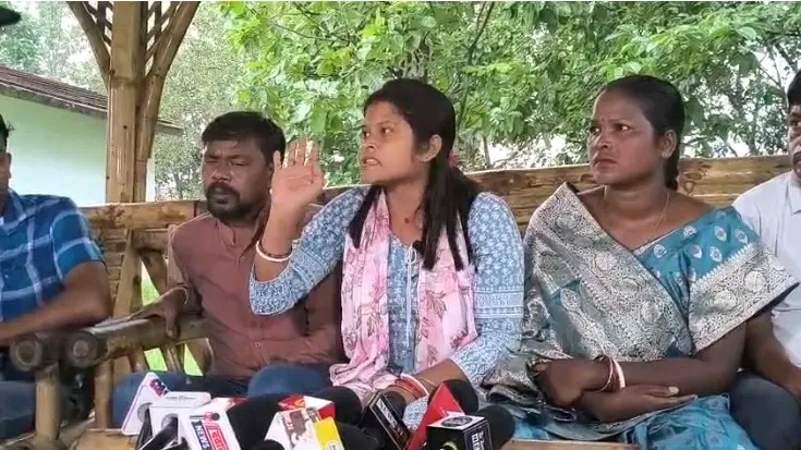 Dhanbad:वायरल ऑडियो विवाद पर बेबी महतो के सवाल, पूरा 11 मिनट का ऑडियो और CCTV फुटेज जारी करने की मांग