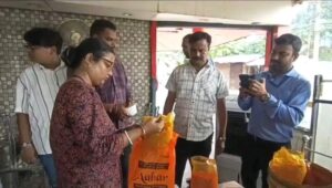 asansol रेस्टोरेंट्स में फूड सेफ्टी विभाग की छापेमारी, खराब बिरयानी मौके पर कराई गई नष्ट