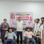 शिबू सोरेन की पुण्यतिथि पर समाहरणालय में रक्तदान शिविर, 25 से अधिक लोगों ने किया रक्तदान