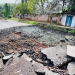 सुदामडीह में सड़क कटने से बढ़ी परेशानी, महापौर संजीव सिंह ने लिया संज्ञान