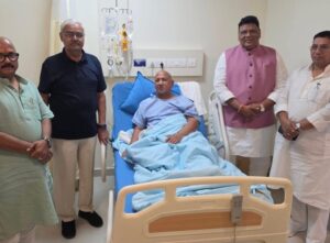 विधायक सरयू राय के अस्वस्थ होने की सूचना पर अस्पताल पहुंचे विजय झा, जाना हालचाल