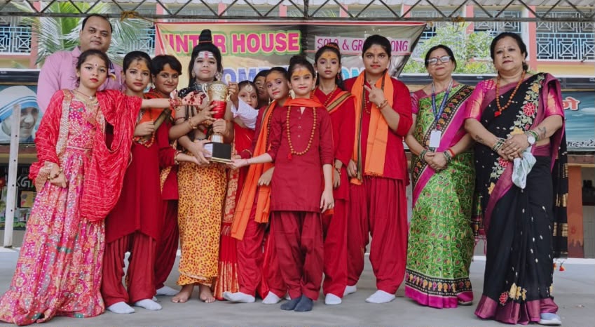 Dhanbad:भजनों से भक्तिमय हुआ डीएवी कोयला नगर, विद्यार्थियों ने दिखाई गायन प्रतिभा