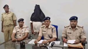 katras बिजली का तार जोड़ने के विवाद में मारपीट और फायरिंग, मुख्य आरोपी गिरफ्तार