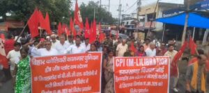 jharia डिगवाडीह में बिजली कटौती और मुआवजे की मांग को लेकर अनिश्चितकालीन धरना शुरू